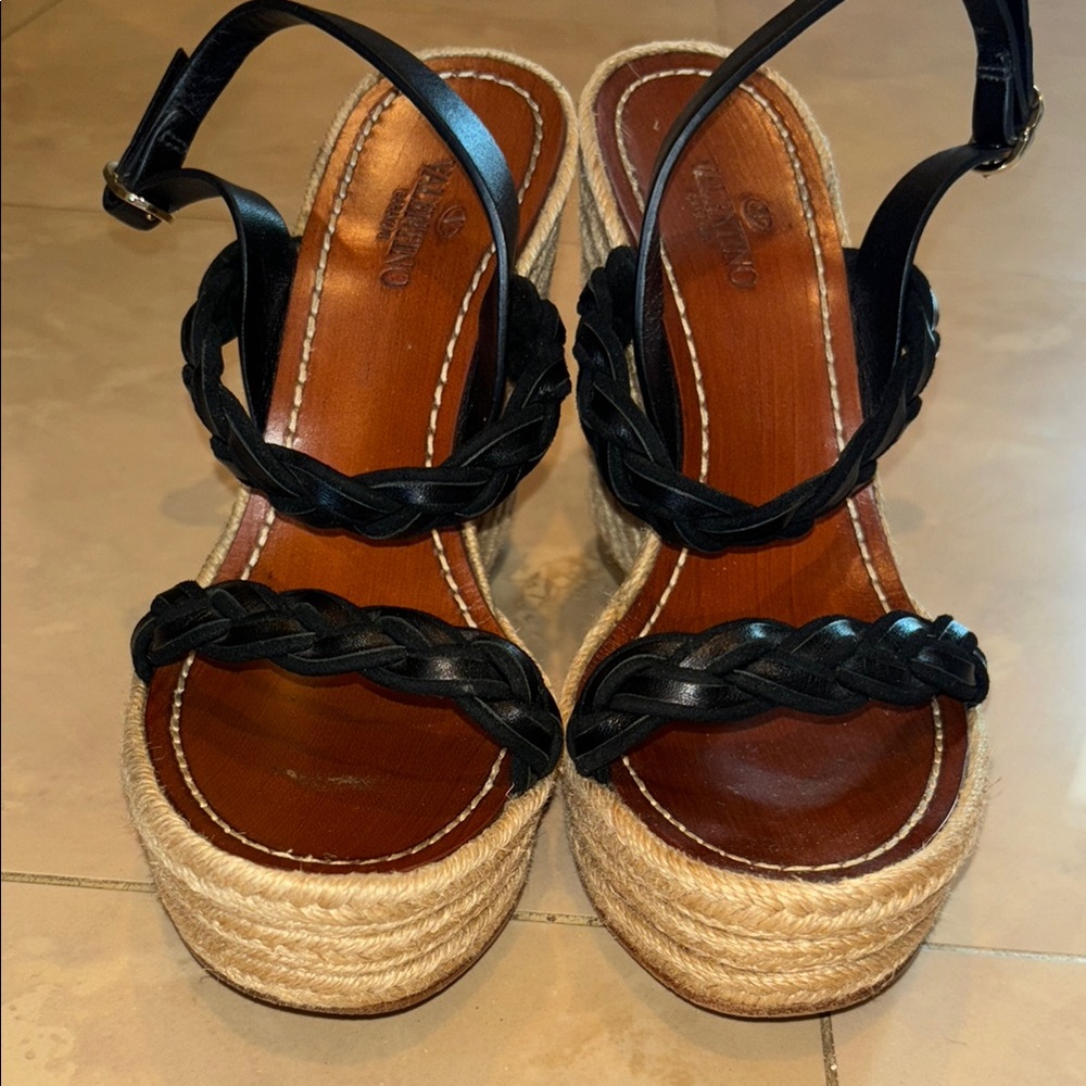 Valentino Garavani Black and Tan Espadrilles with Elegant Craftsmanship